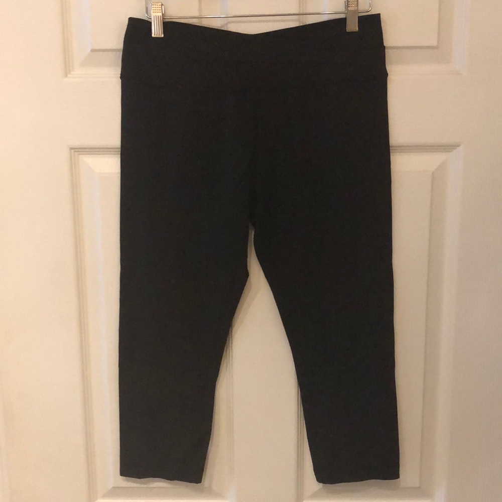 Lululemon black crops